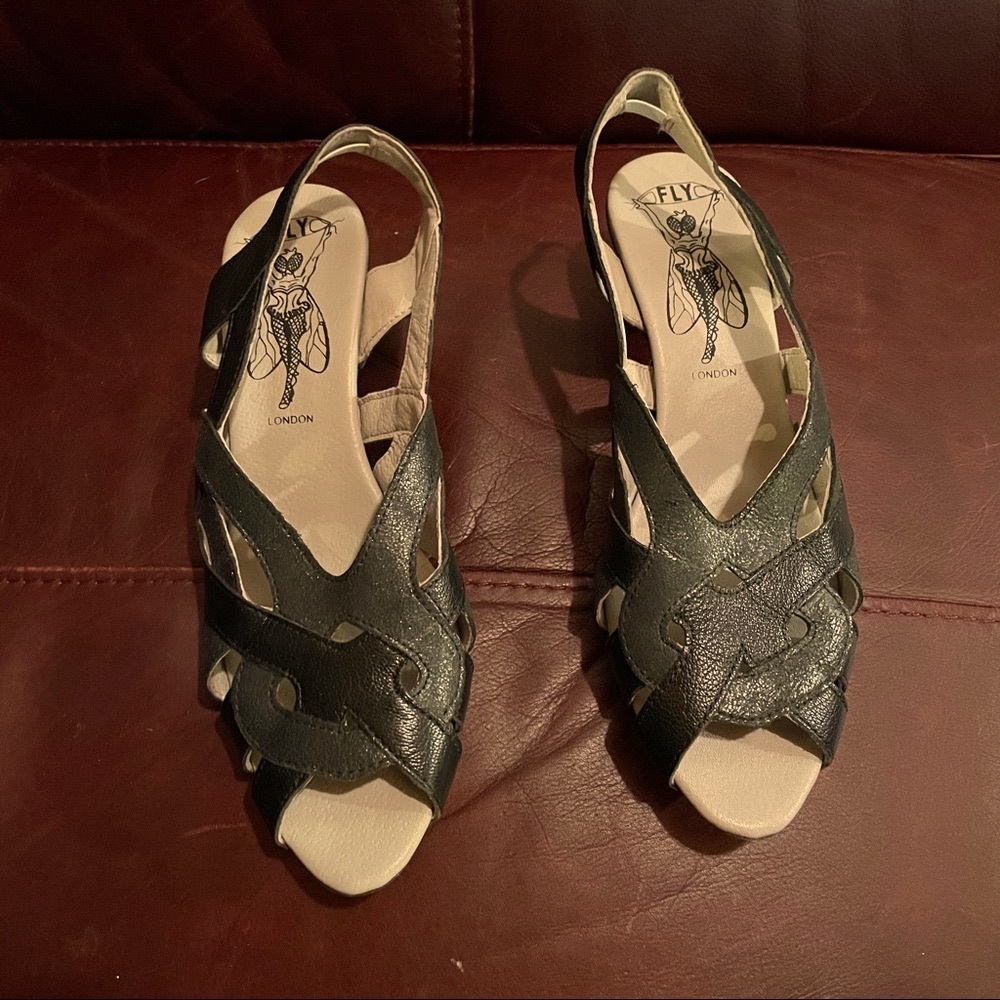 Fly London NWOB black sandals EU 40 US 9.5 Women’s Strappy with Heel - open toe